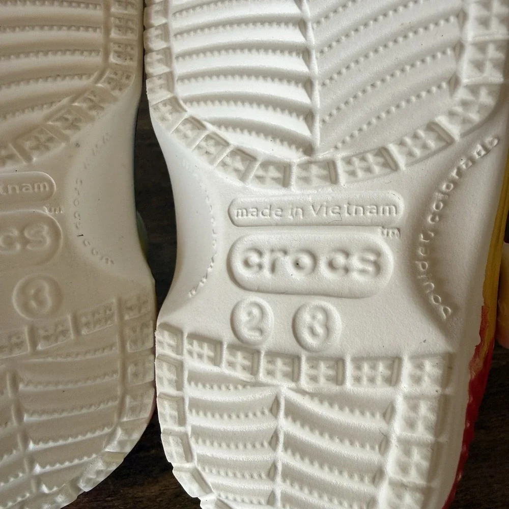 Crocs Classic Tie Dye Clogs Toddler Size‎ C2/3 Multi Color Rainbow Slip On Shoes